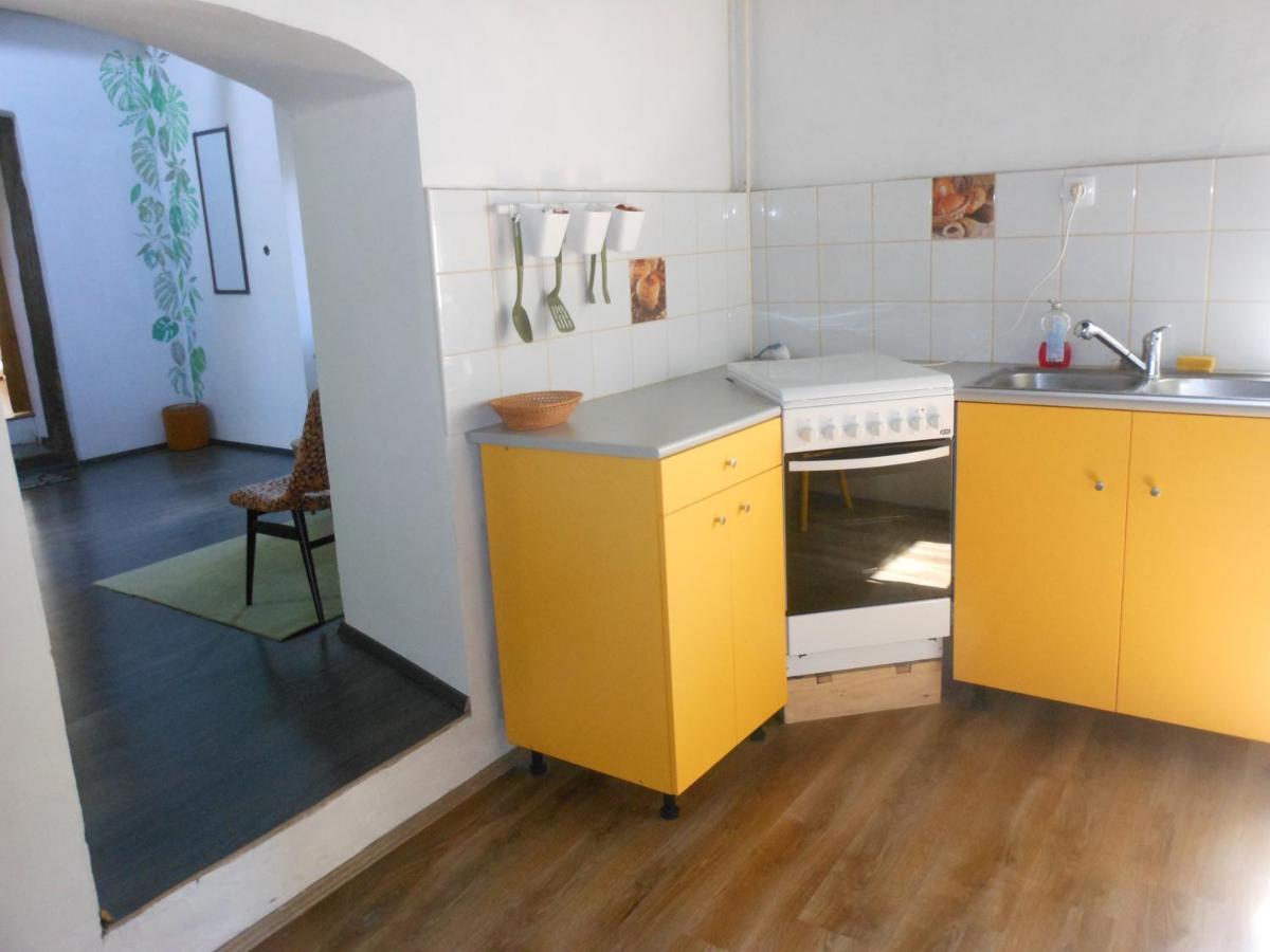 Merum Pinceszet Es Vendegszoba Tallya Ngoại thất bức ảnh